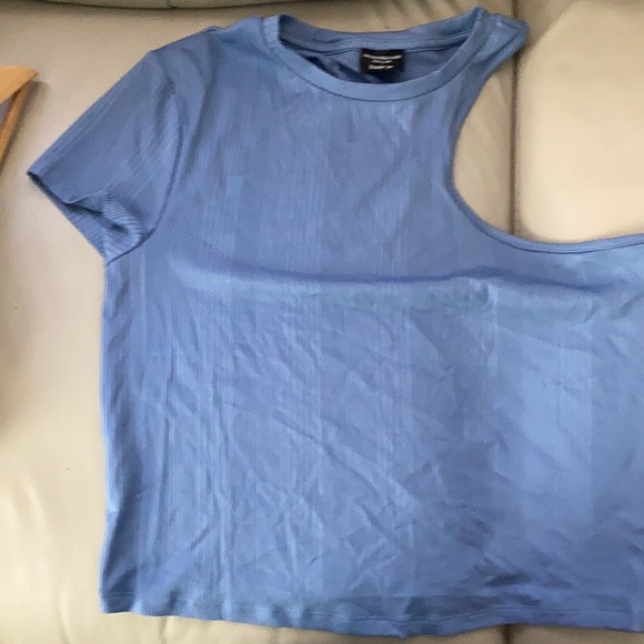 Top - Picture 3 of 3